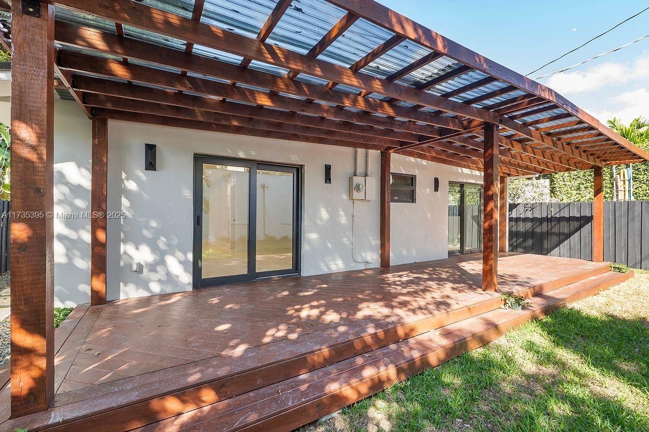 Real estate property located at 1816 11th Ter, Miami-dade, Shenandoah, Miami, FL