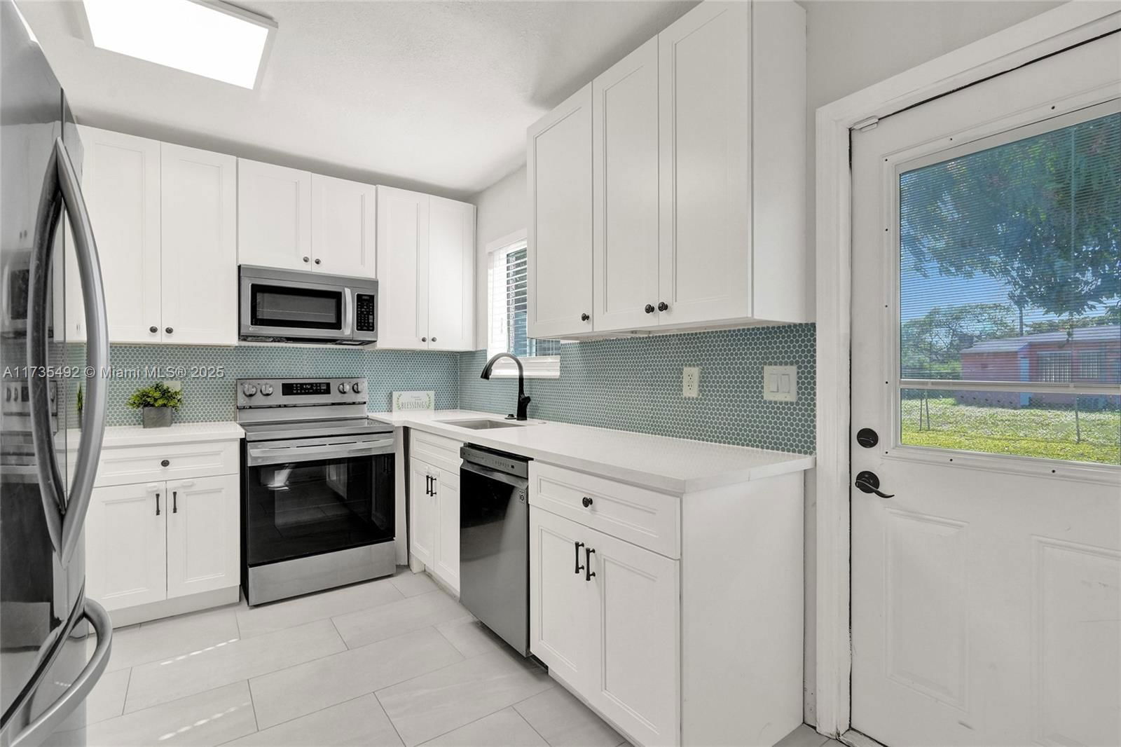 Real estate property located at 1606 13th Ct, Broward, Lauderdale Manors Amd Pla, Fort Lauderdale, FL