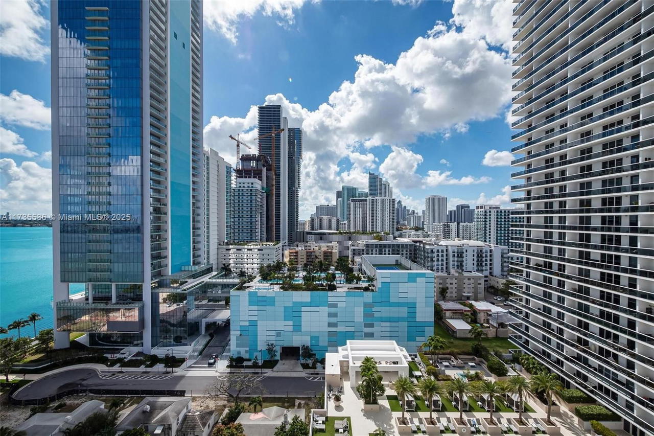 Real estate property located at 601 27th St #1606, Miami-dade, The Crimson Condo, Miami, FL