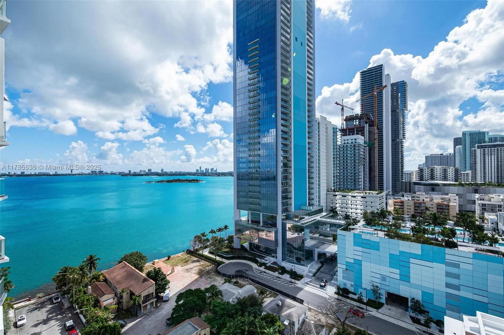 Real estate property located at 601 27th St #1606, Miami-dade, The Crimson Condo, Miami, FL