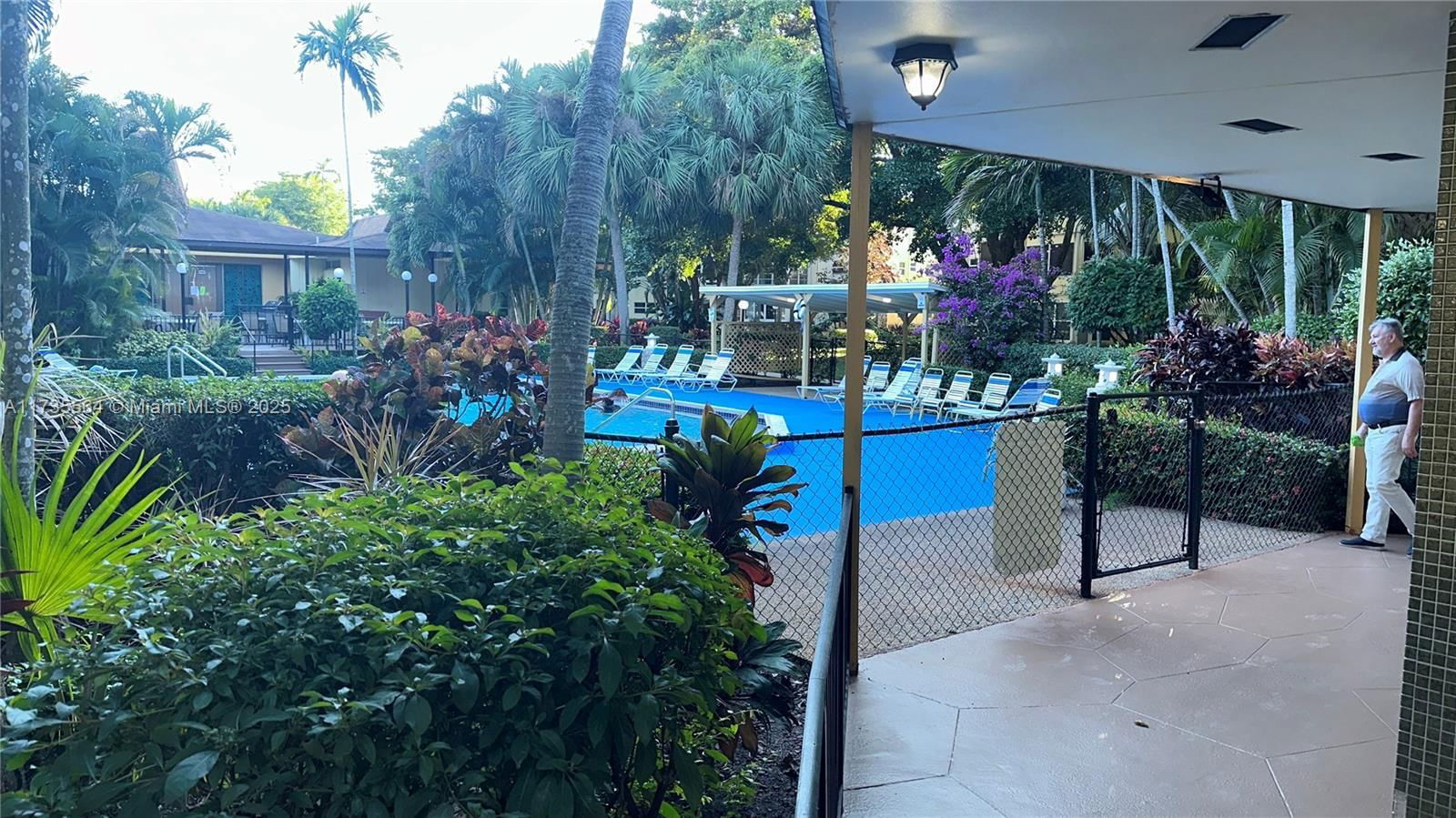 Real estate property located at 5181 Oakland Park Blvd #305, Broward, Quinsana Gardens Condo, Lauderdale Lakes, FL