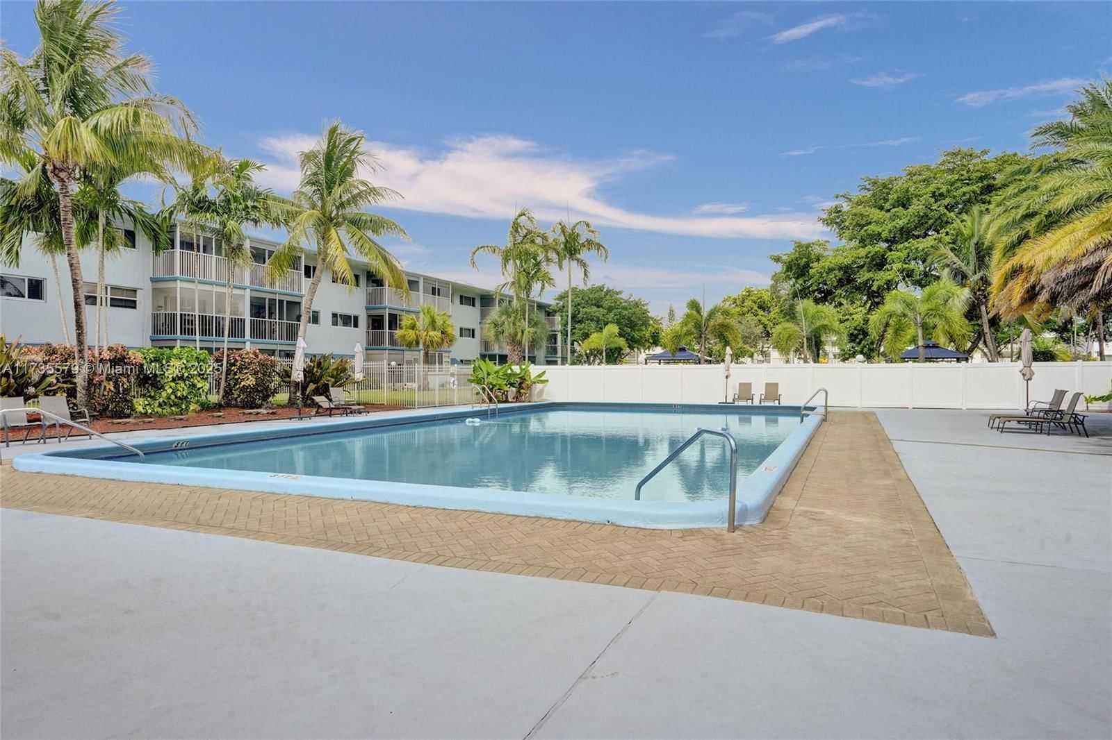 Real estate property located at 1100 Hillcrest Ct #302, Broward, Hillcrest Condo No 5, Hollywood, FL