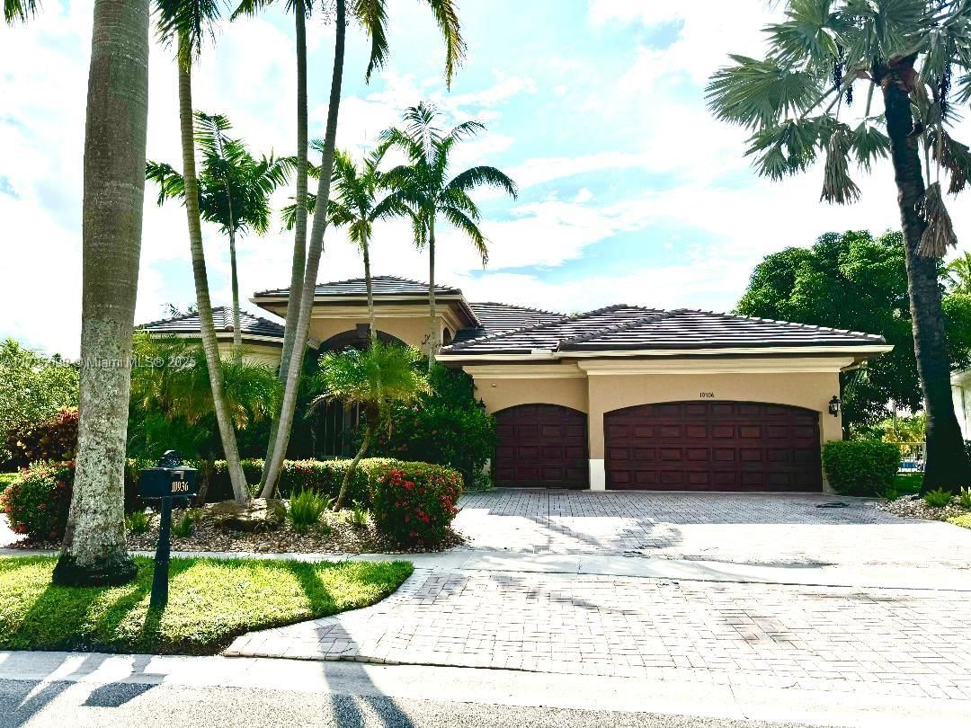 Real estate property located at 10936 Golden Eagle Ct, Broward, Enclave 2nd Section, Plantation, FL