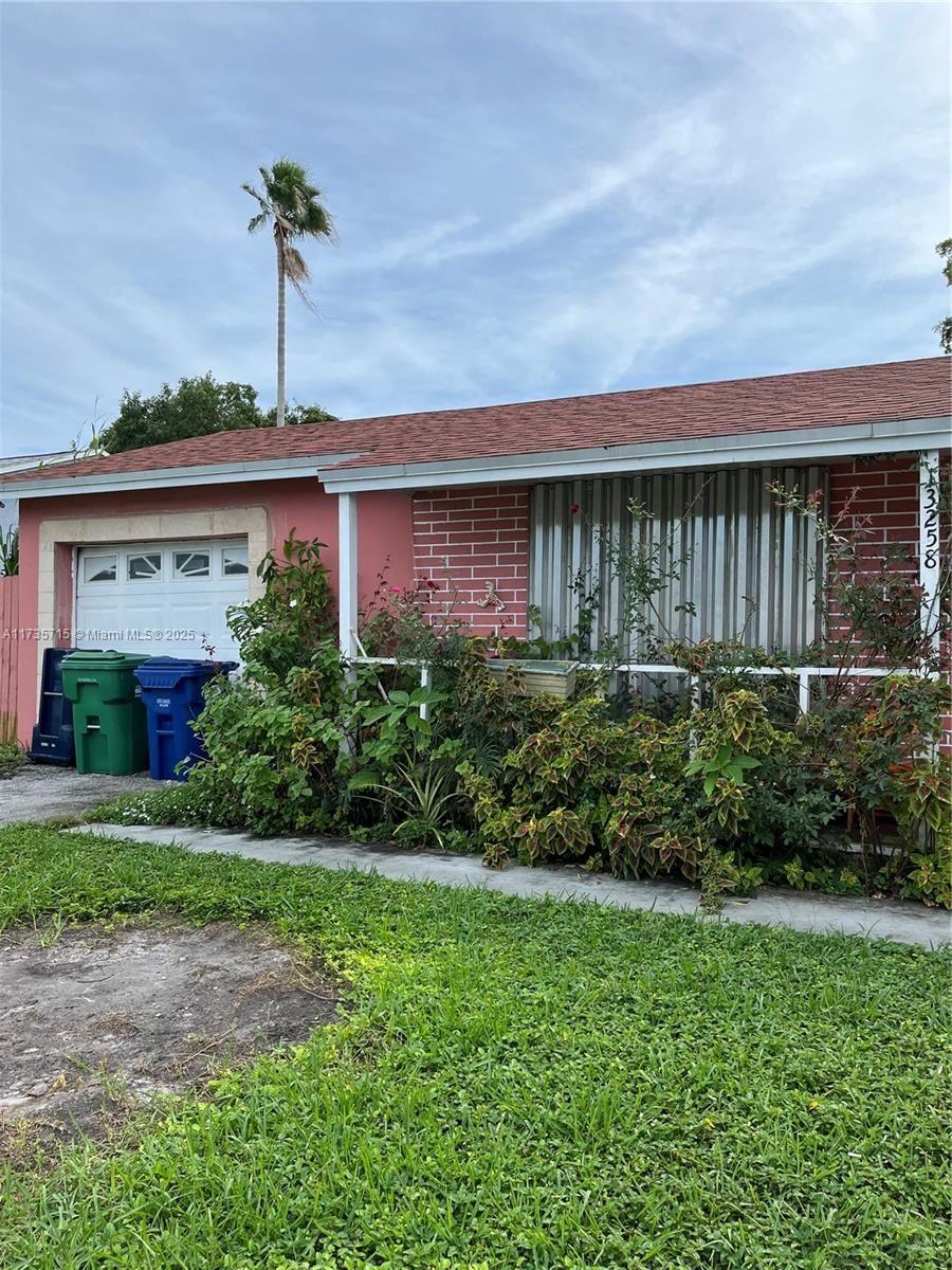 Real estate property located at 13258 256th Ter, Miami-Dade, MEADOW WOOD MANOR SEC 5, Homestead, FL