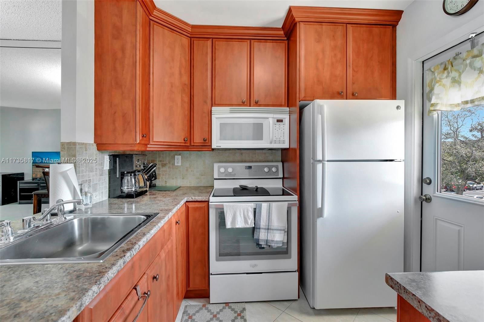 Real estate property located at 4801 34th St #612, Broward, Gladiola Gardens Condo, Lauderdale Lakes, FL