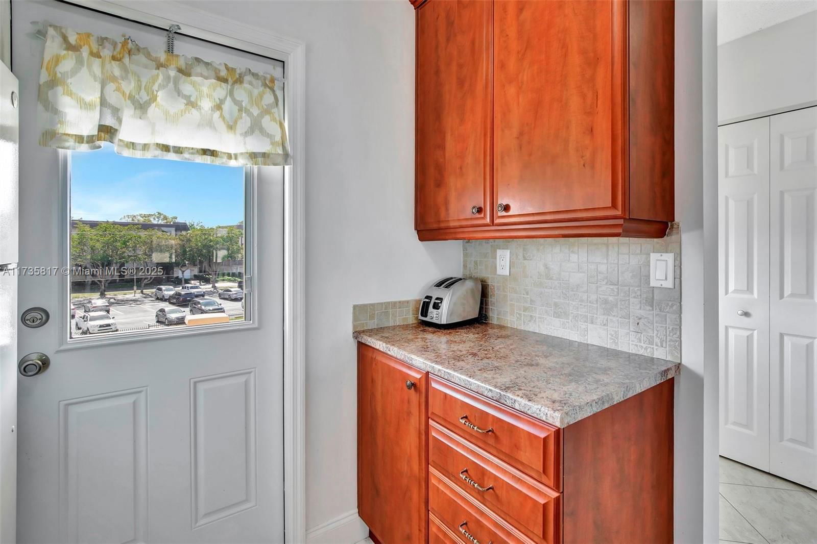 Real estate property located at 4801 34th St #612, Broward, Gladiola Gardens Condo, Lauderdale Lakes, FL