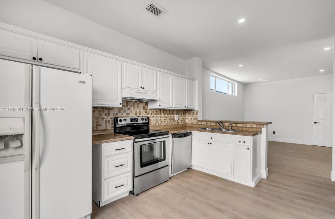 Real estate property located at 8647 2nd St, Miami-dade, Galloway Lakes Sec 3, Miami, FL