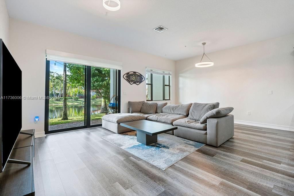 Real estate property located at 11724 13th Ln #11724, Broward, Pembroke Lakes South, Pembroke Pines, FL