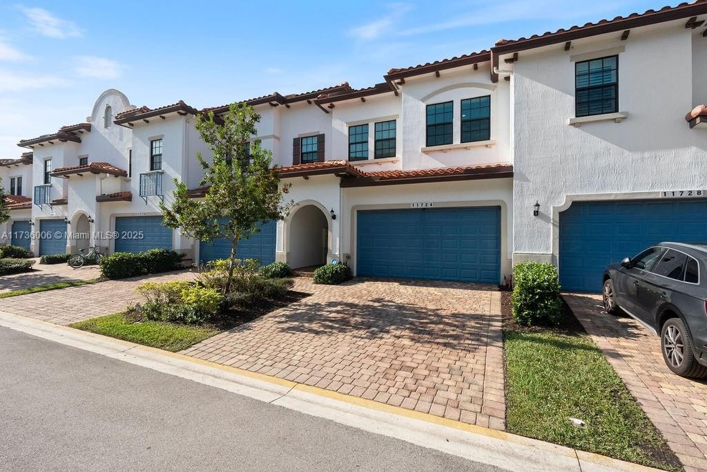Real estate property located at 11724 13th Ln #11724, Broward, Pembroke Lakes South, Pembroke Pines, FL