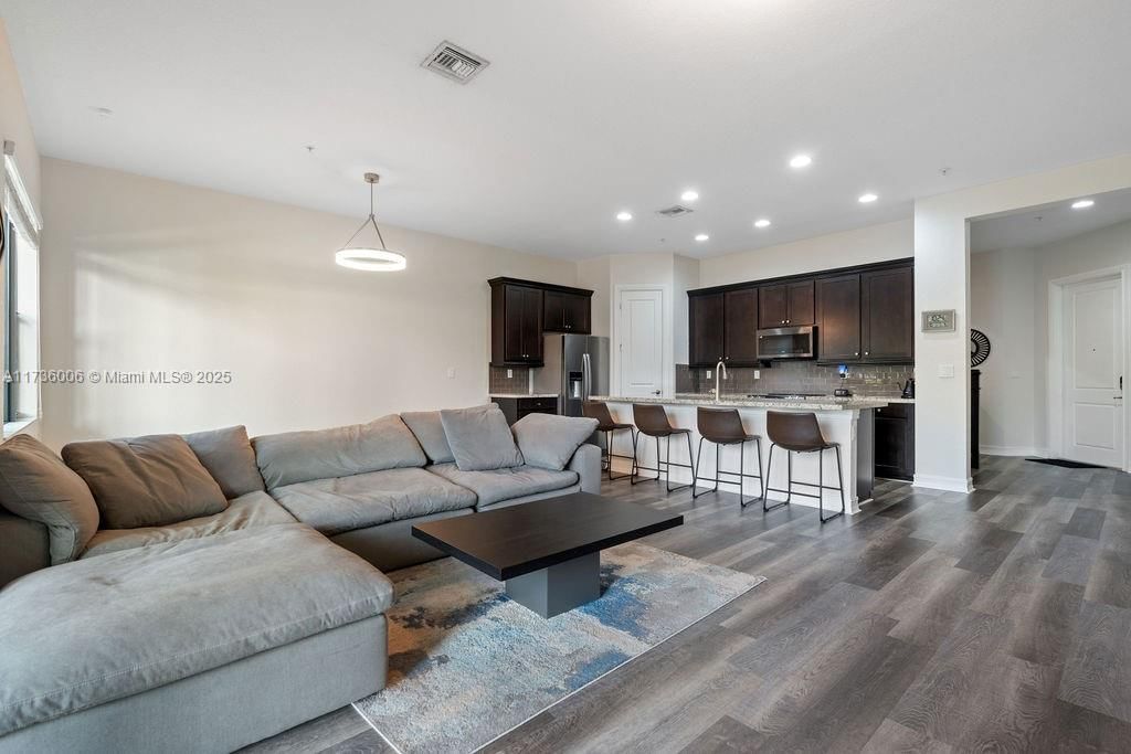Real estate property located at 11724 13th Ln #11724, Broward, Pembroke Lakes South, Pembroke Pines, FL