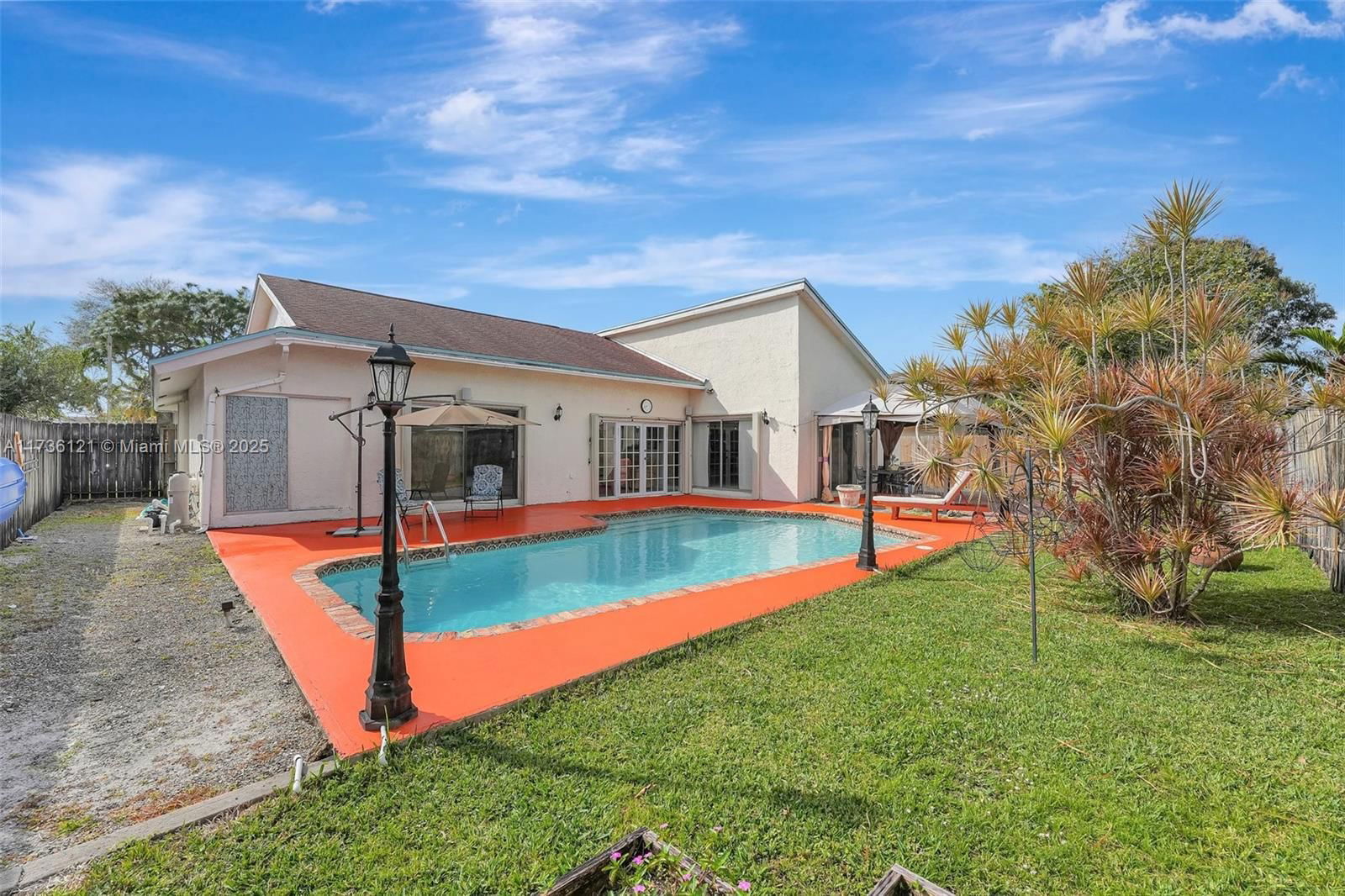 Real estate property located at 8541 47th Ct, Broward, City Of Lauderhill Sec 1, Lauderhill, FL