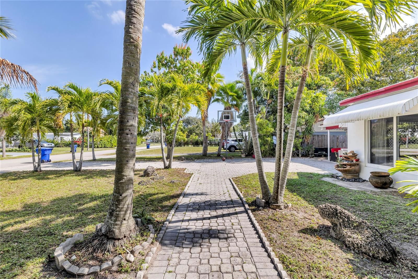 Real estate property located at 1960 182nd St, Miami-dade, Fulford By The Sea, North Miami Beach, FL