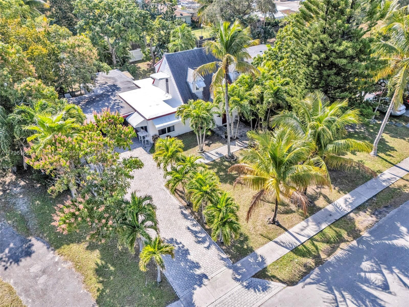 Real estate property located at 1960 182nd St, Miami-dade, Fulford By The Sea, North Miami Beach, FL