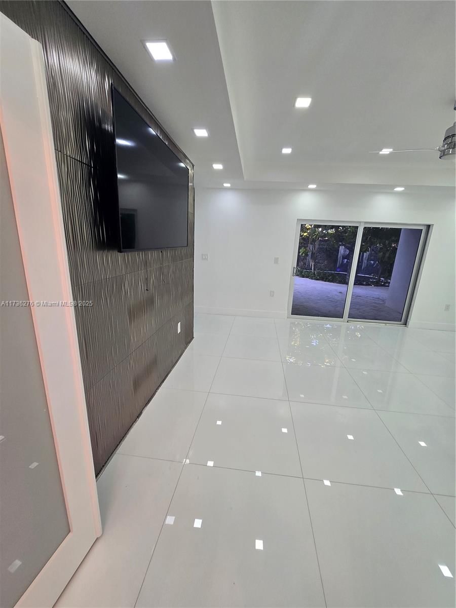 Real estate property located at 6321 106th Ave, Miami-dade, Cristi Sub, Miami, FL