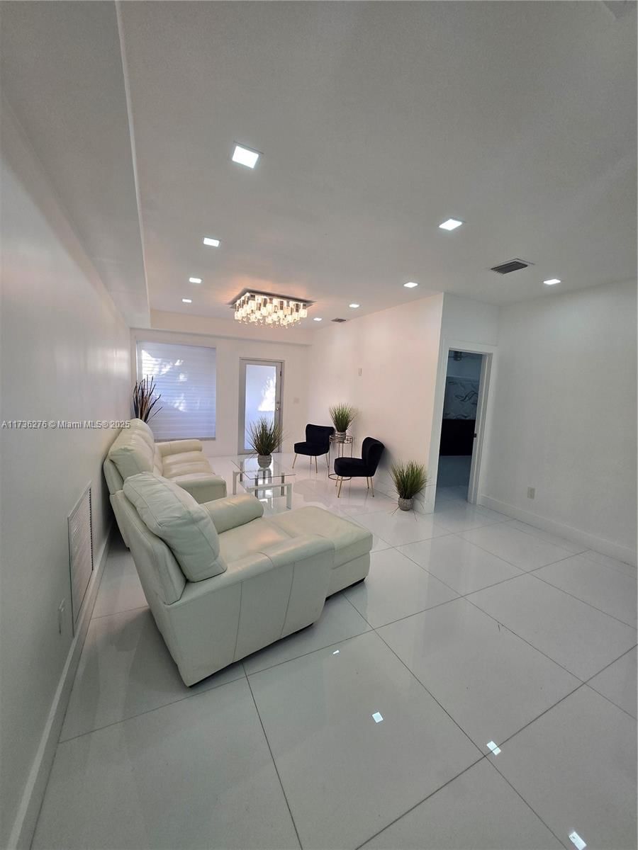 Real estate property located at 6321 106th Ave, Miami-dade, Cristi Sub, Miami, FL