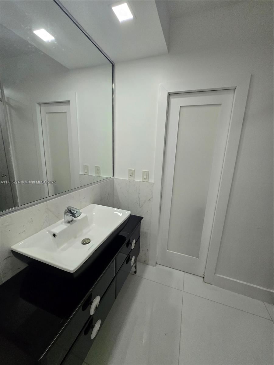 Real estate property located at 6321 106th Ave, Miami-dade, Cristi Sub, Miami, FL