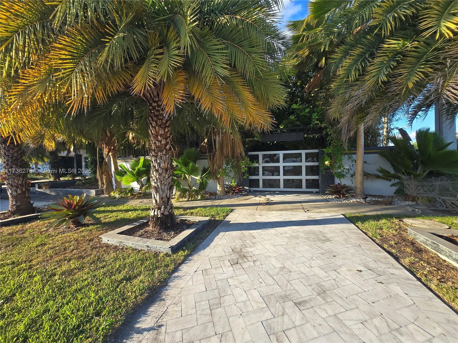 Real estate property located at 6321 106th Ave, Miami-dade, Cristi Sub, Miami, FL