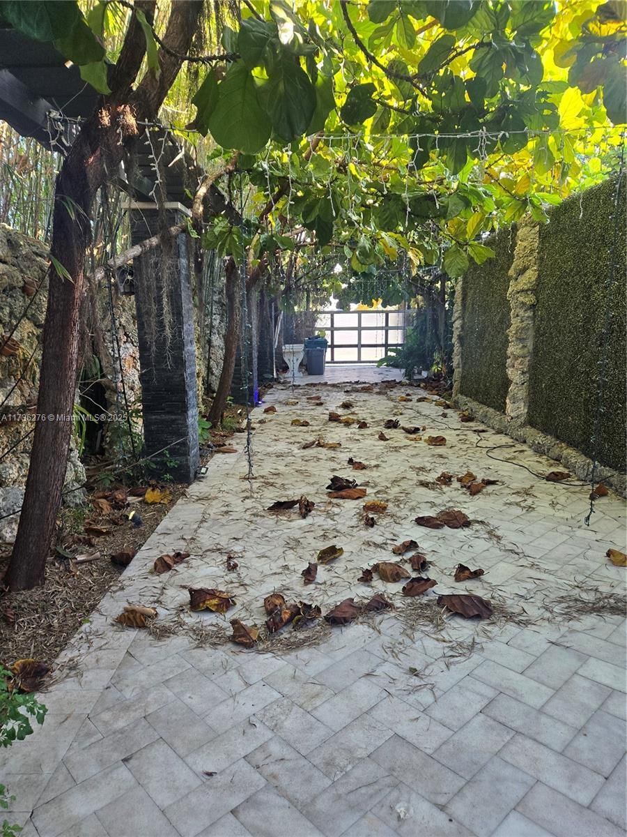 Real estate property located at 6321 106th Ave, Miami-dade, Cristi Sub, Miami, FL