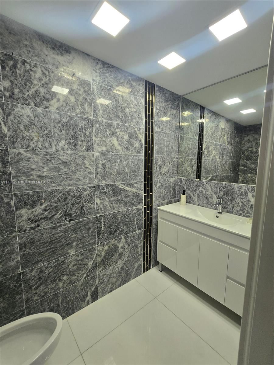 Real estate property located at 6321 106th Ave, Miami-dade, Cristi Sub, Miami, FL