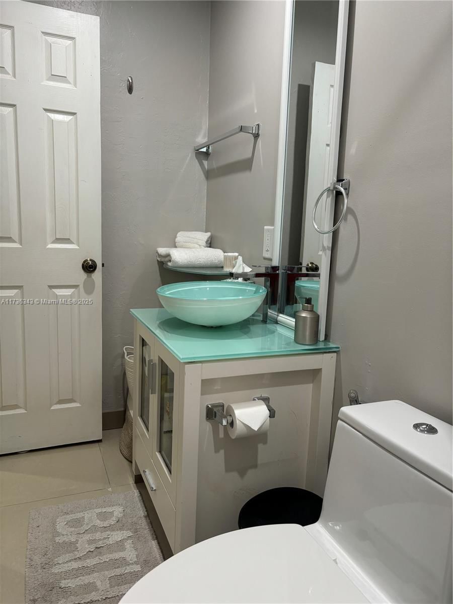 Real estate property located at 121 42nd St, Miami-dade, Robins Heights, Hialeah, FL