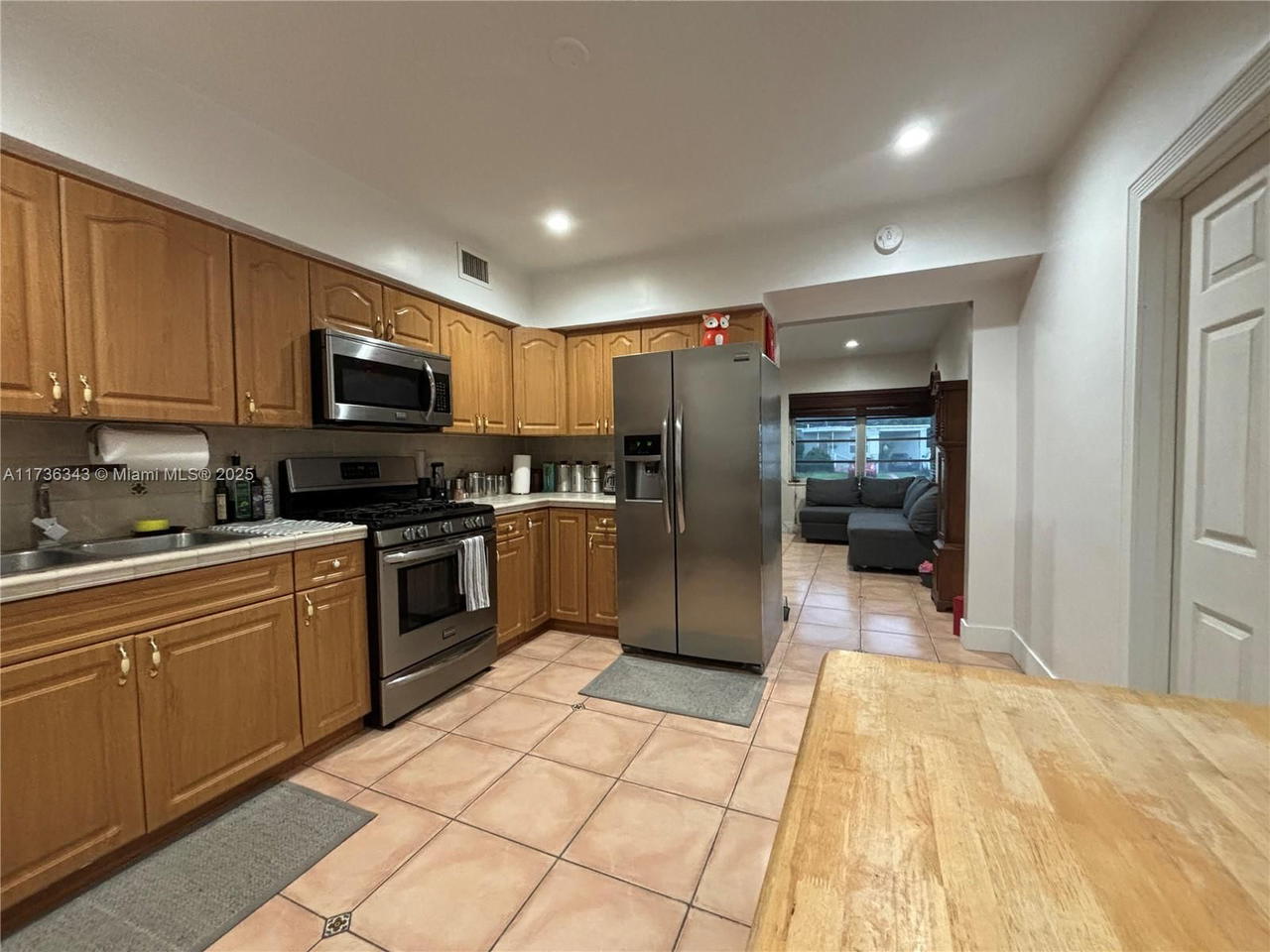 Real estate property located at 121 42nd St, Miami-dade, Robins Heights, Hialeah, FL