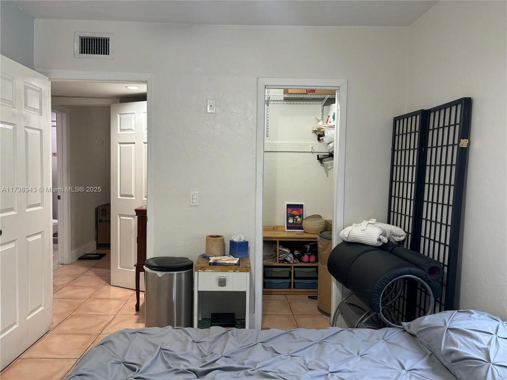 Real estate property located at 121 42nd St, Miami-dade, Robins Heights, Hialeah, FL