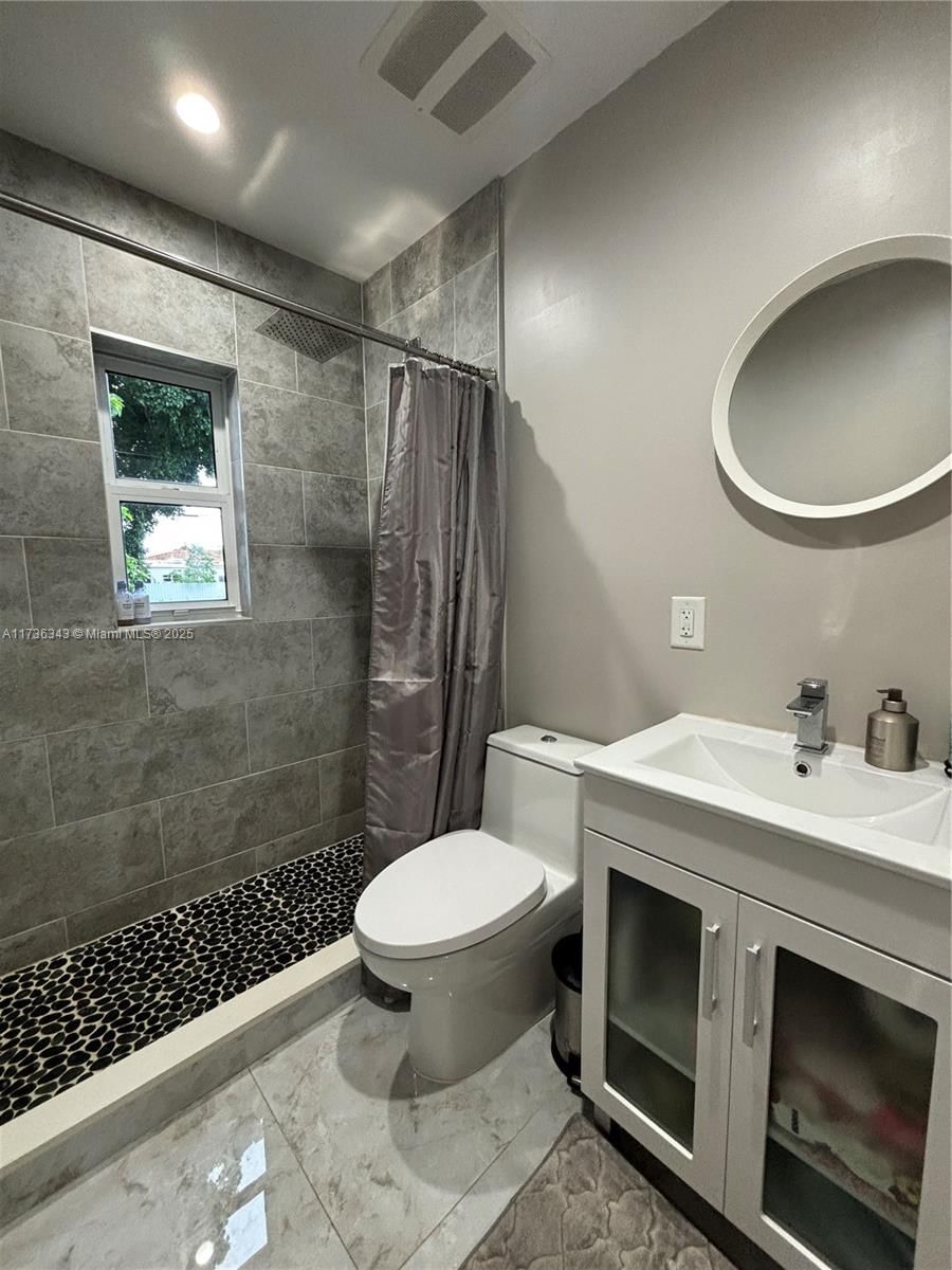 Real estate property located at 121 42nd St, Miami-dade, Robins Heights, Hialeah, FL