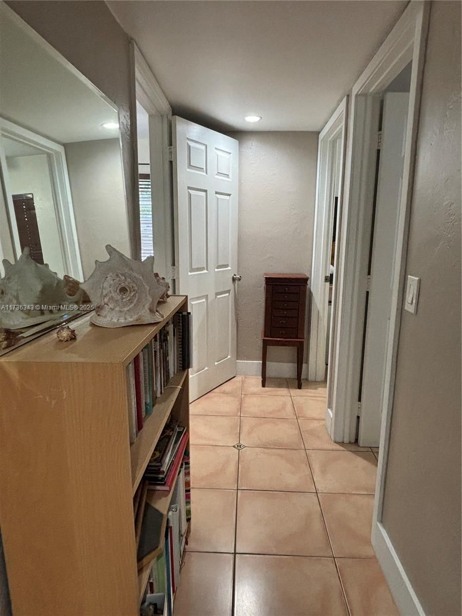 Real estate property located at 121 42nd St, Miami-dade, Robins Heights, Hialeah, FL