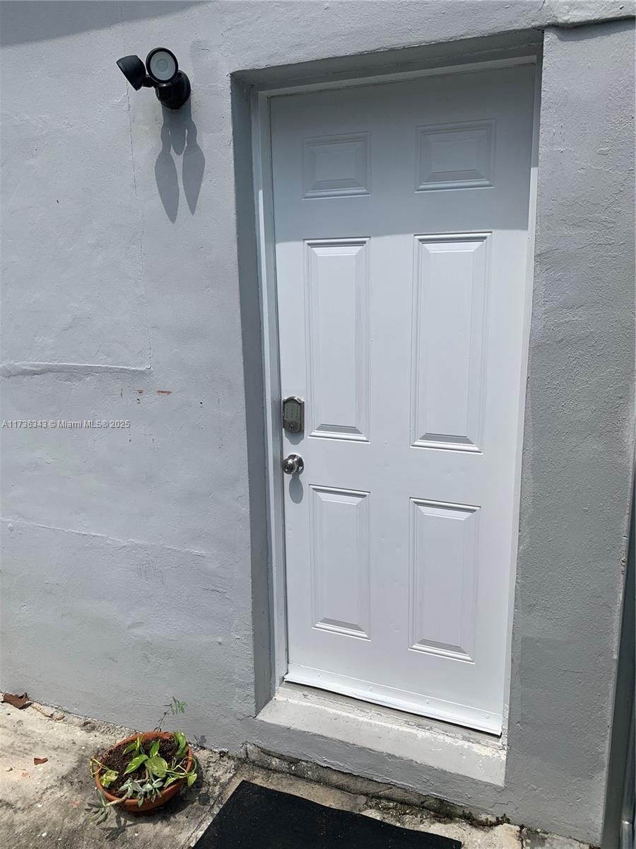 Real estate property located at 121 42nd St, Miami-dade, Robins Heights, Hialeah, FL