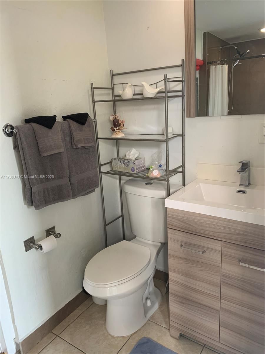 Real estate property located at 121 42nd St, Miami-dade, Robins Heights, Hialeah, FL