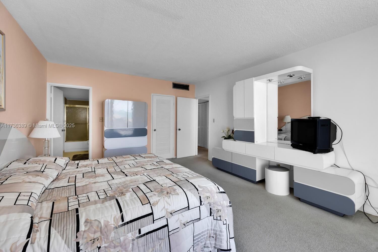 Real estate property located at 5401 Collins Ave #1412, Miami-dade, The Carriage House Condo, Miami Beach, FL