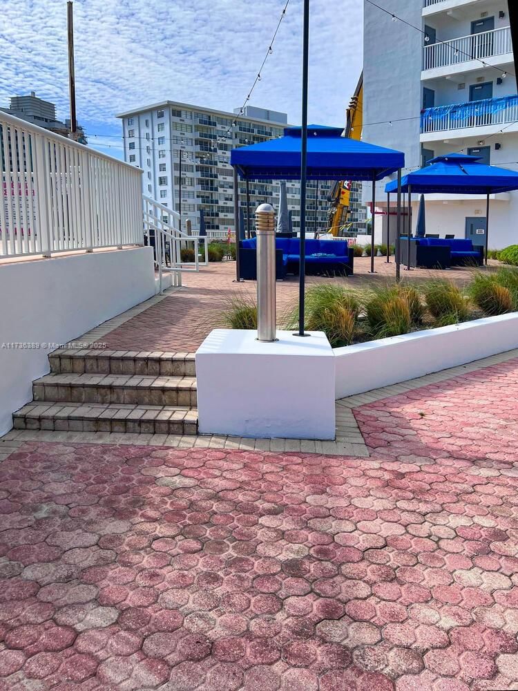 Real estate property located at 5401 Collins Ave #1412, Miami-dade, The Carriage House Condo, Miami Beach, FL