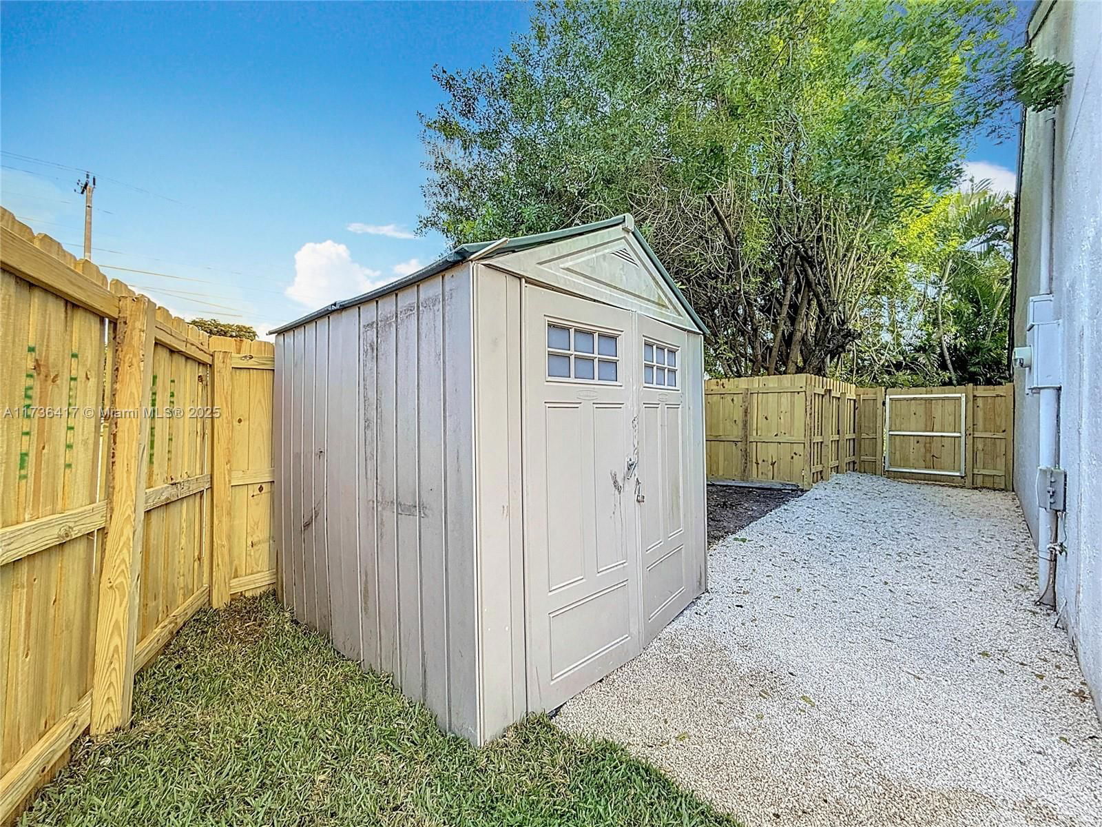 Real estate property located at 7101 Tam Oshanter Blvd #7101, Broward, North Lauderdale Estates, North Lauderdale, FL
