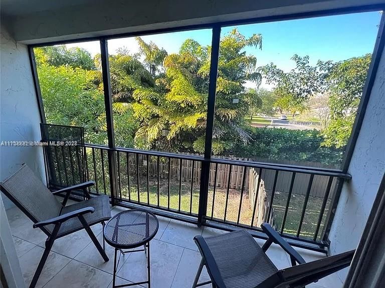 Real estate property located at 7949 104th St #214D, Miami-dade, Venetian Palms Condo, Miami, FL