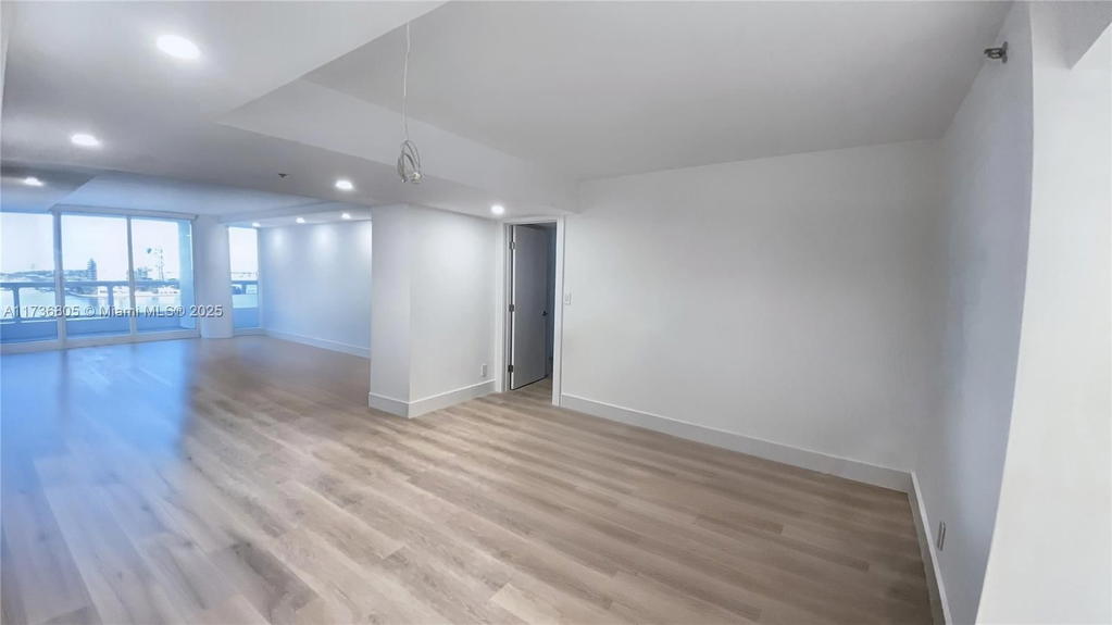 Real estate property located at 1717 Bayshore Dr A-1231, Miami-dade, Venetia Condo, Miami, FL