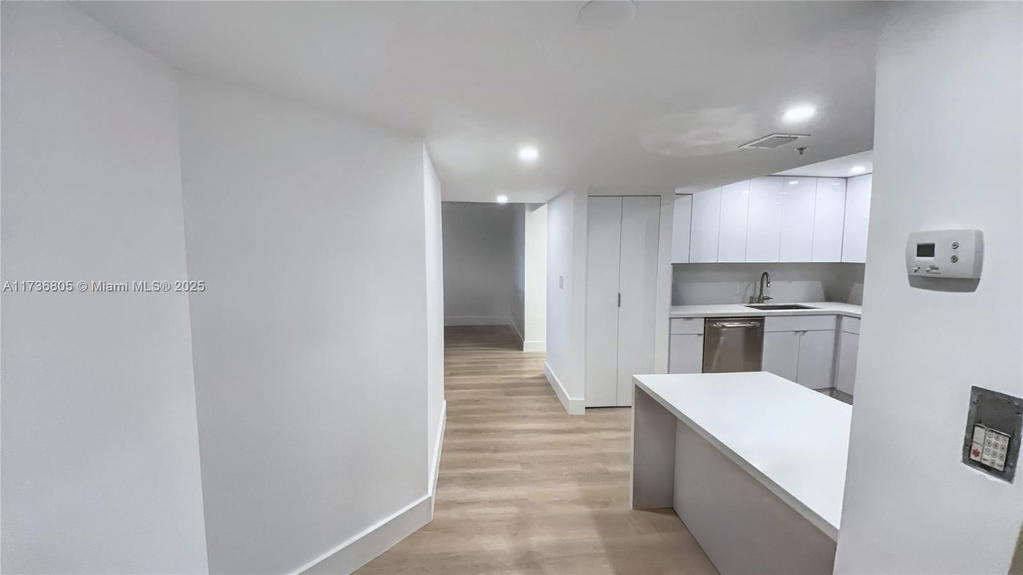Real estate property located at 1717 Bayshore Dr A-1231, Miami-dade, Venetia Condo, Miami, FL