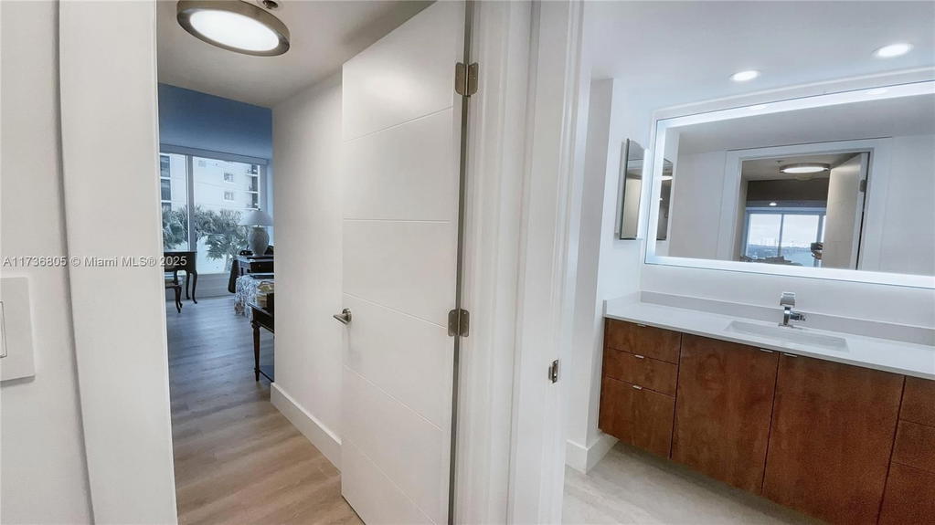 Real estate property located at 1717 Bayshore Dr A-1231, Miami-dade, Venetia Condo, Miami, FL