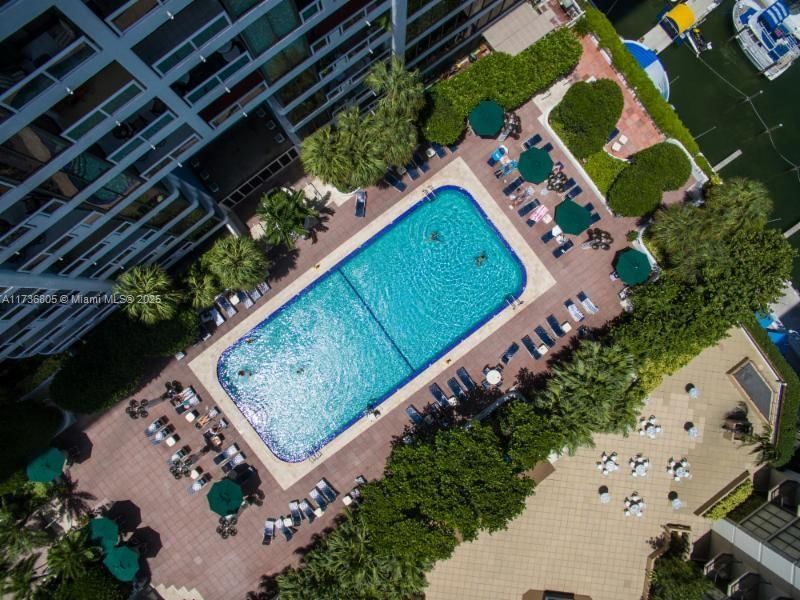 Real estate property located at 1717 Bayshore Dr A-1231, Miami-dade, Venetia Condo, Miami, FL