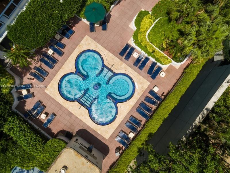 Real estate property located at 1717 Bayshore Dr A-1231, Miami-dade, Venetia Condo, Miami, FL