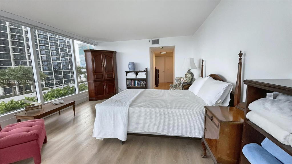 Real estate property located at 1717 Bayshore Dr A-1231, Miami-dade, Venetia Condo, Miami, FL