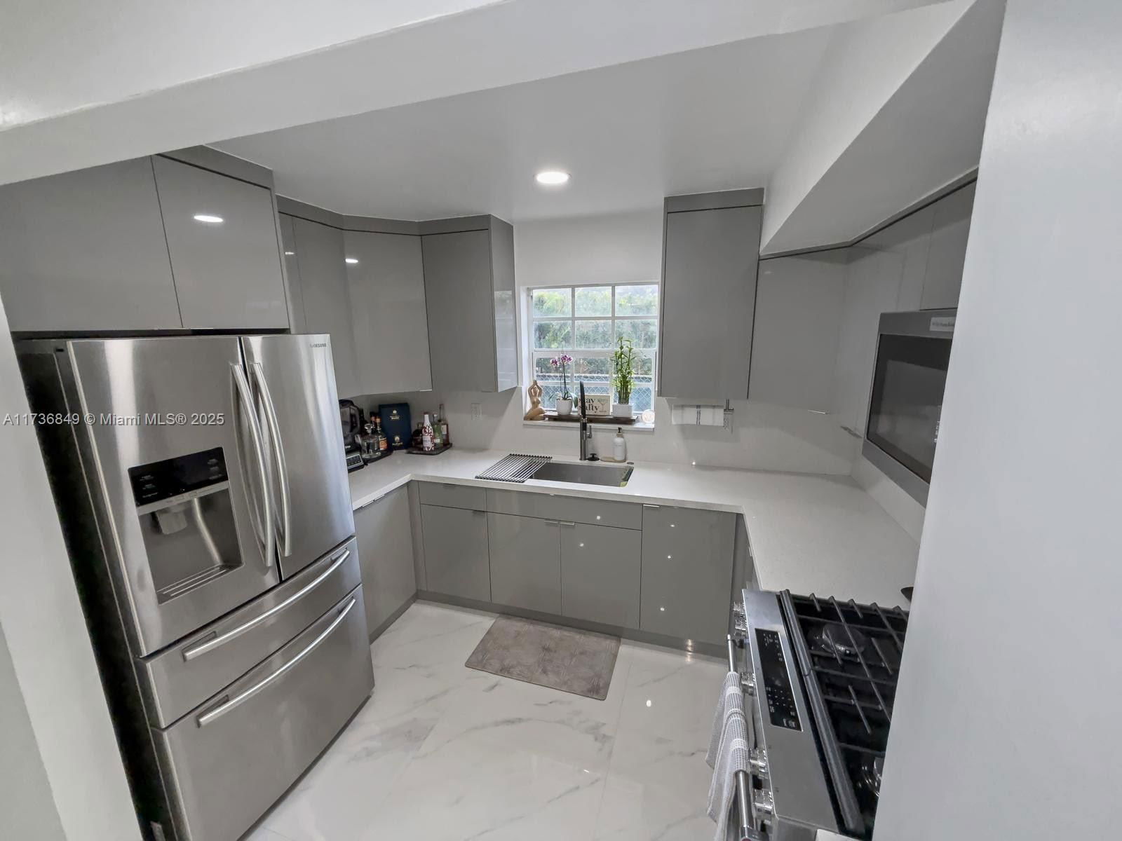Real estate property located at 8250 182nd St, Miami-dade, Palm Springs North Sec N, Hialeah, FL