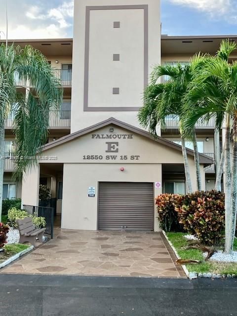 Real estate property located at 12550 15th St #212E, Broward, FALMOUTH AT CENTURY VILLA, Pembroke Pines, FL