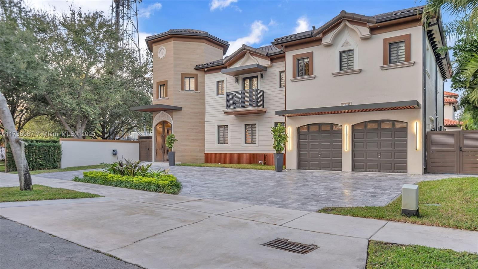 Real estate property located at 7813 165th st, Miami-dade, Castles At West Lakes, Miami Lakes, FL