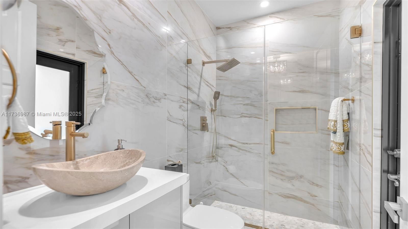 Real estate property located at 7813 165th st, Miami-dade, Castles At West Lakes, Miami Lakes, FL