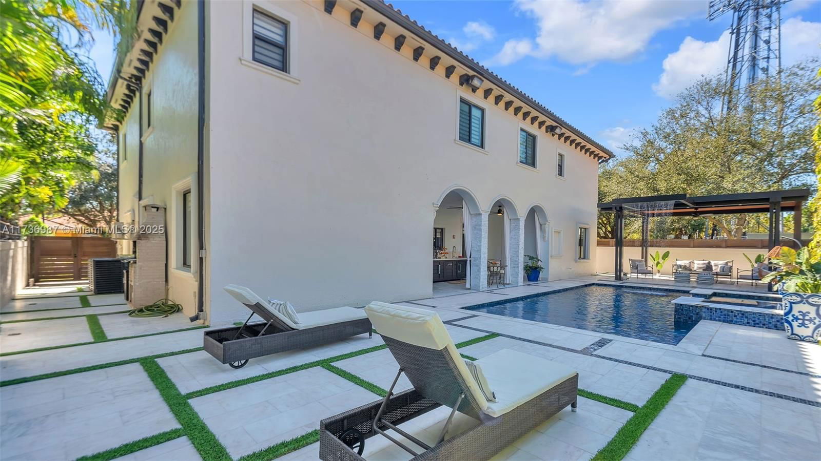 Real estate property located at 7813 165th st, Miami-dade, Castles At West Lakes, Miami Lakes, FL