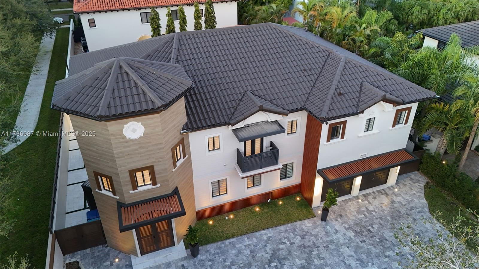 Real estate property located at 7813 165th st, Miami-dade, Castles At West Lakes, Miami Lakes, FL