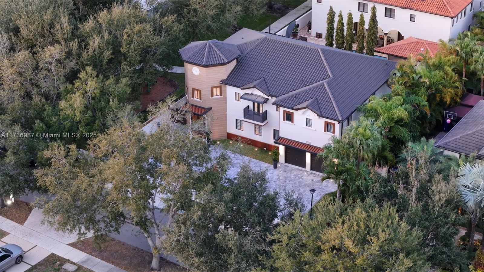 Real estate property located at 7813 165th st, Miami-dade, Castles At West Lakes, Miami Lakes, FL