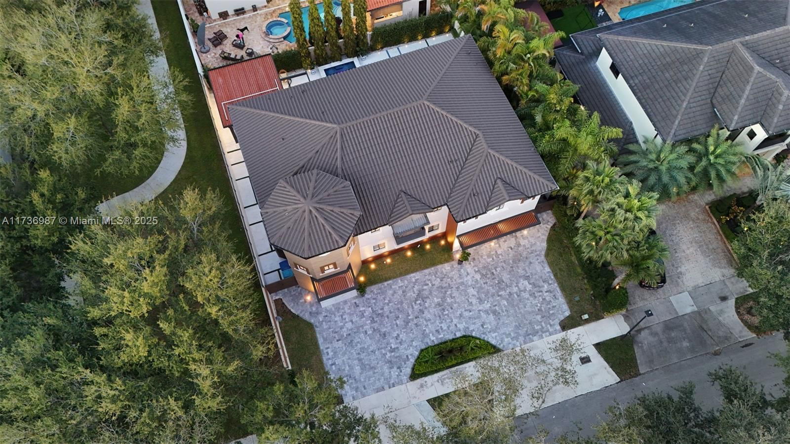 Real estate property located at 7813 165th st, Miami-dade, Castles At West Lakes, Miami Lakes, FL