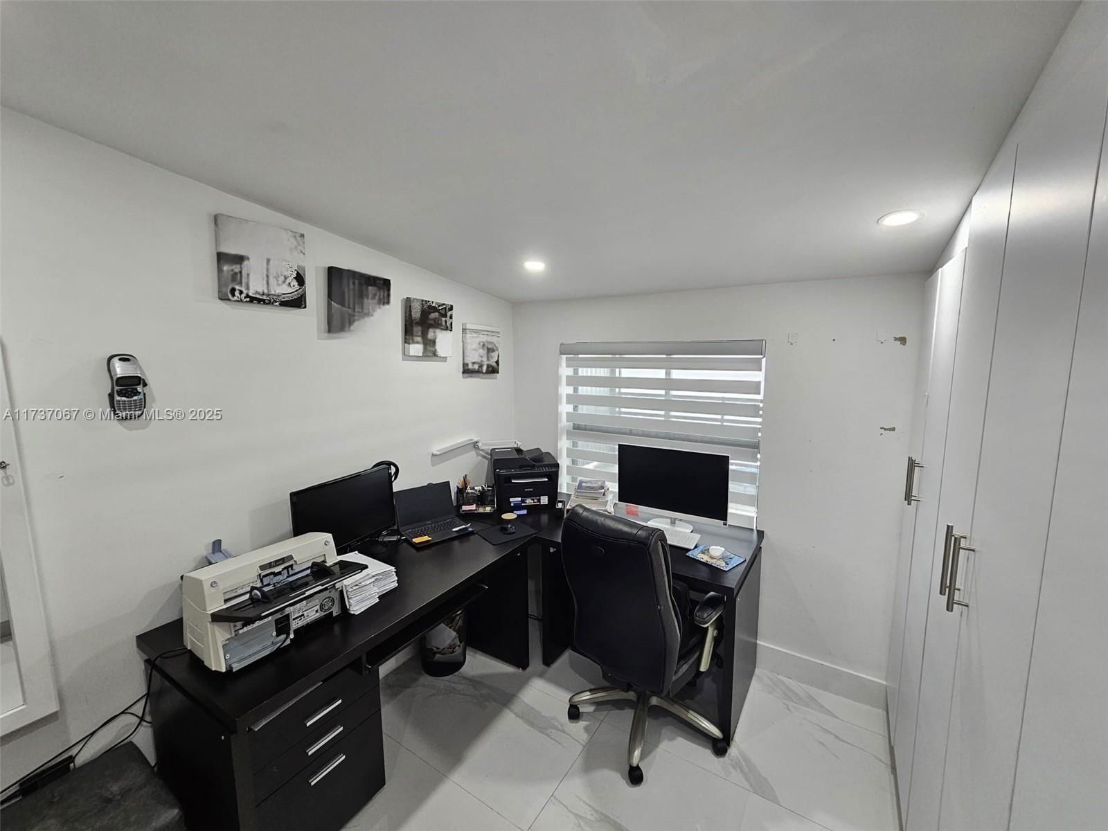 Real estate property located at 2733 55th Pl, Miami-dade, Alameda By The Lake, Hialeah, FL