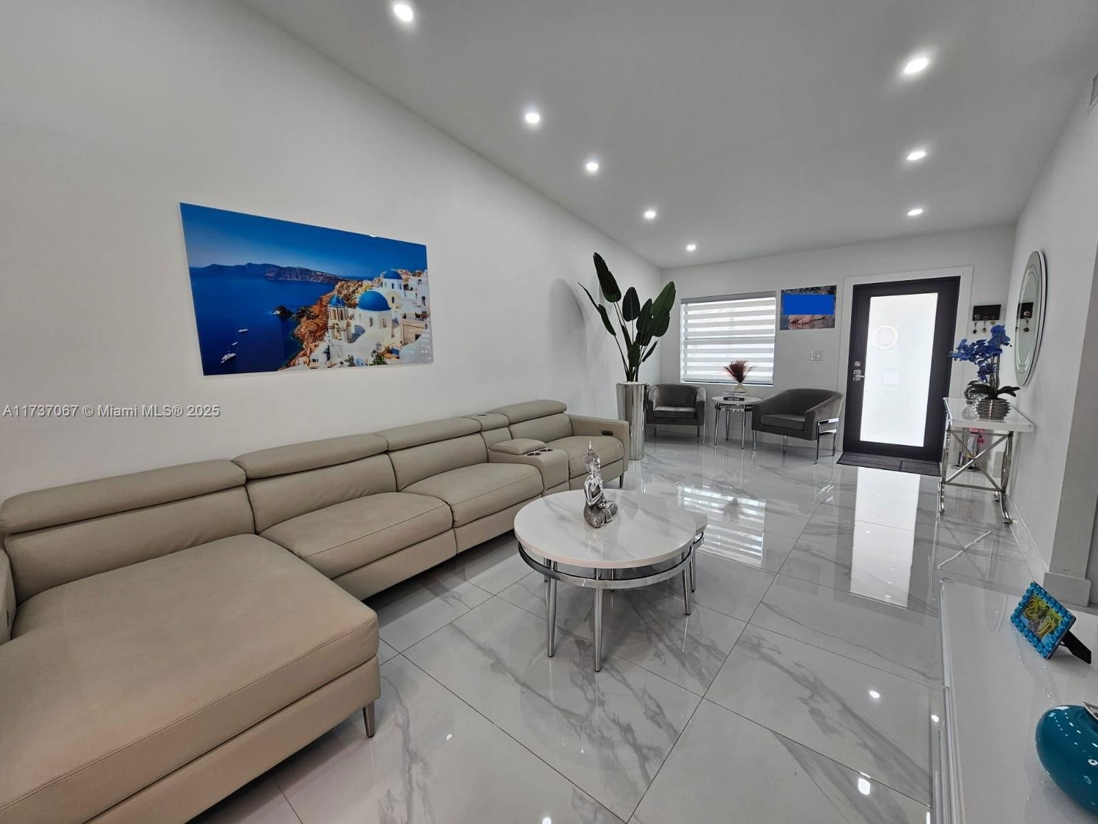 Real estate property located at 2733 55th Pl, Miami-dade, Alameda By The Lake, Hialeah, FL